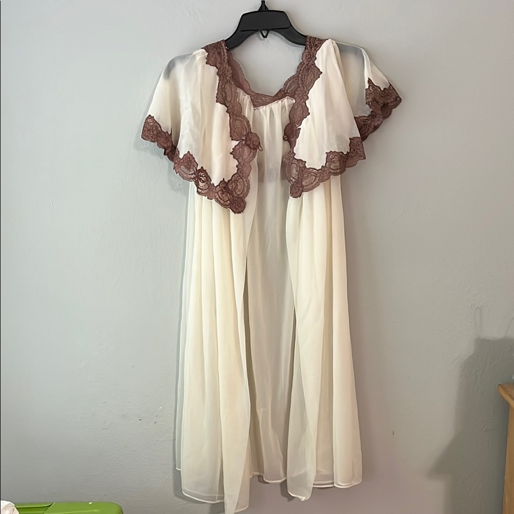 Vintage 50’s Sears Nylon Robe with Lace size Medium